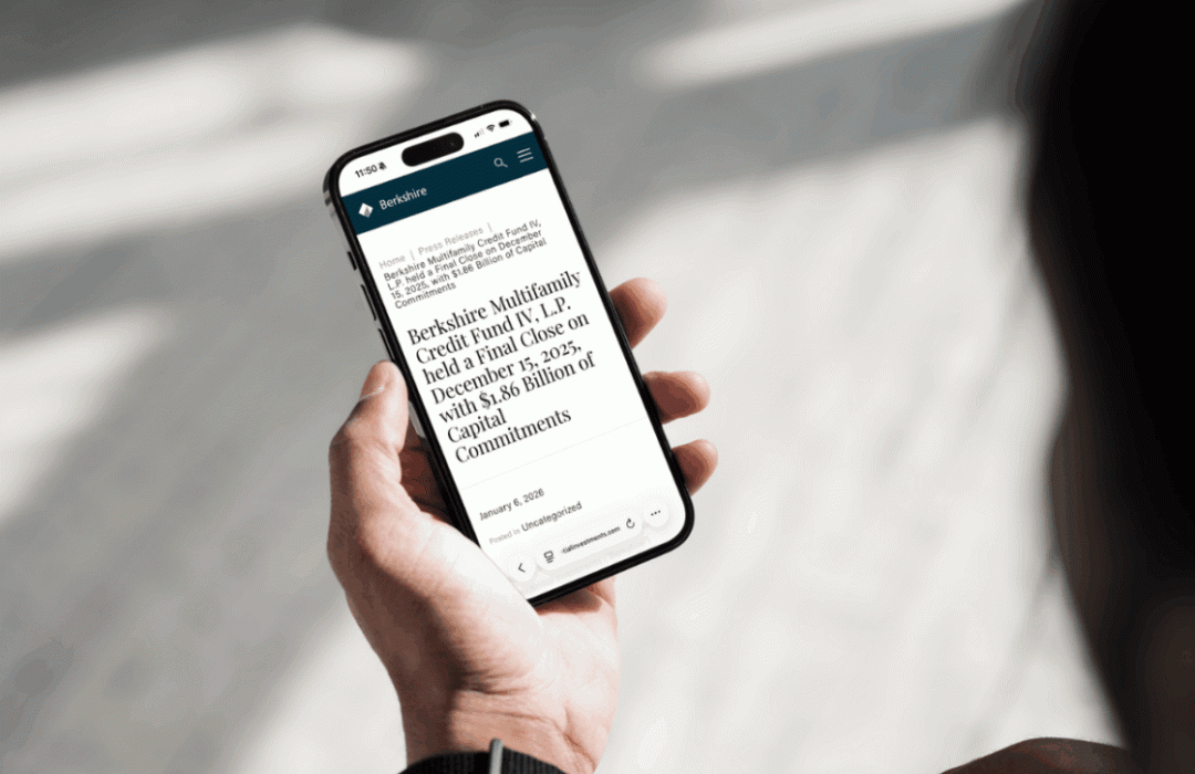 Person holding and reading an article on a cell phone